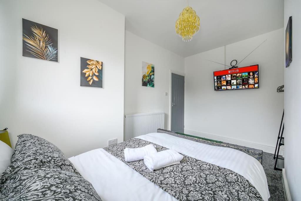 -16Pt- For Your Relaxed & Cosy Stay & Free Parking Leeds  Exterior photo
