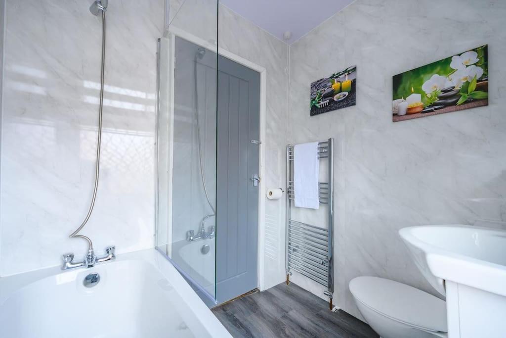 -16Pt- For Your Relaxed & Cosy Stay & Free Parking Leeds  Exterior photo